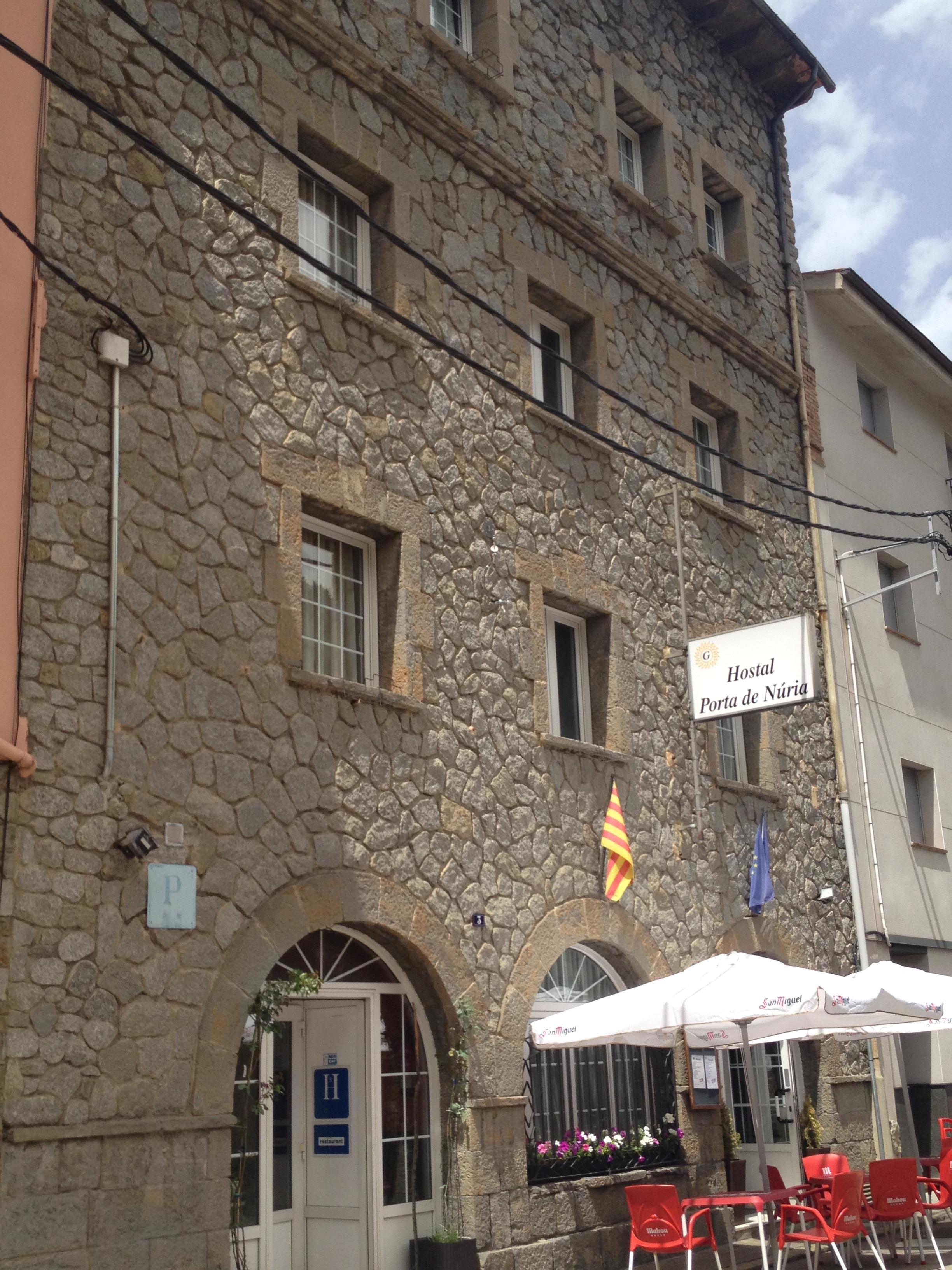 Hostal Porta De Núria Ribes De Freser Exterior foto